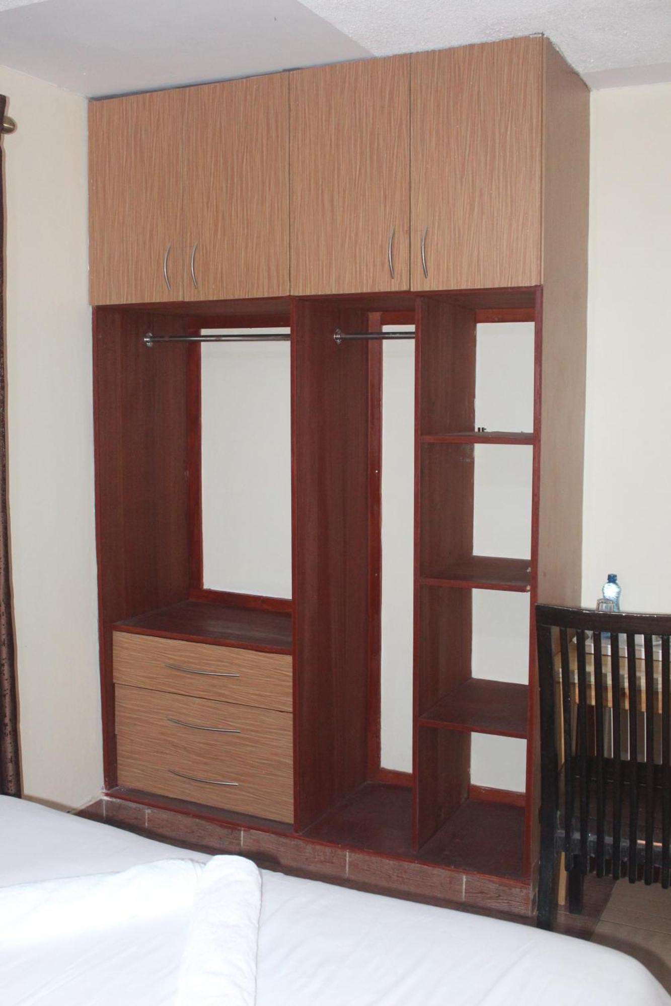 Eshborns House - Near Jomo Kenyatta International Airport And Sgr With Shuttle Services Syokimau Eksteriør billede