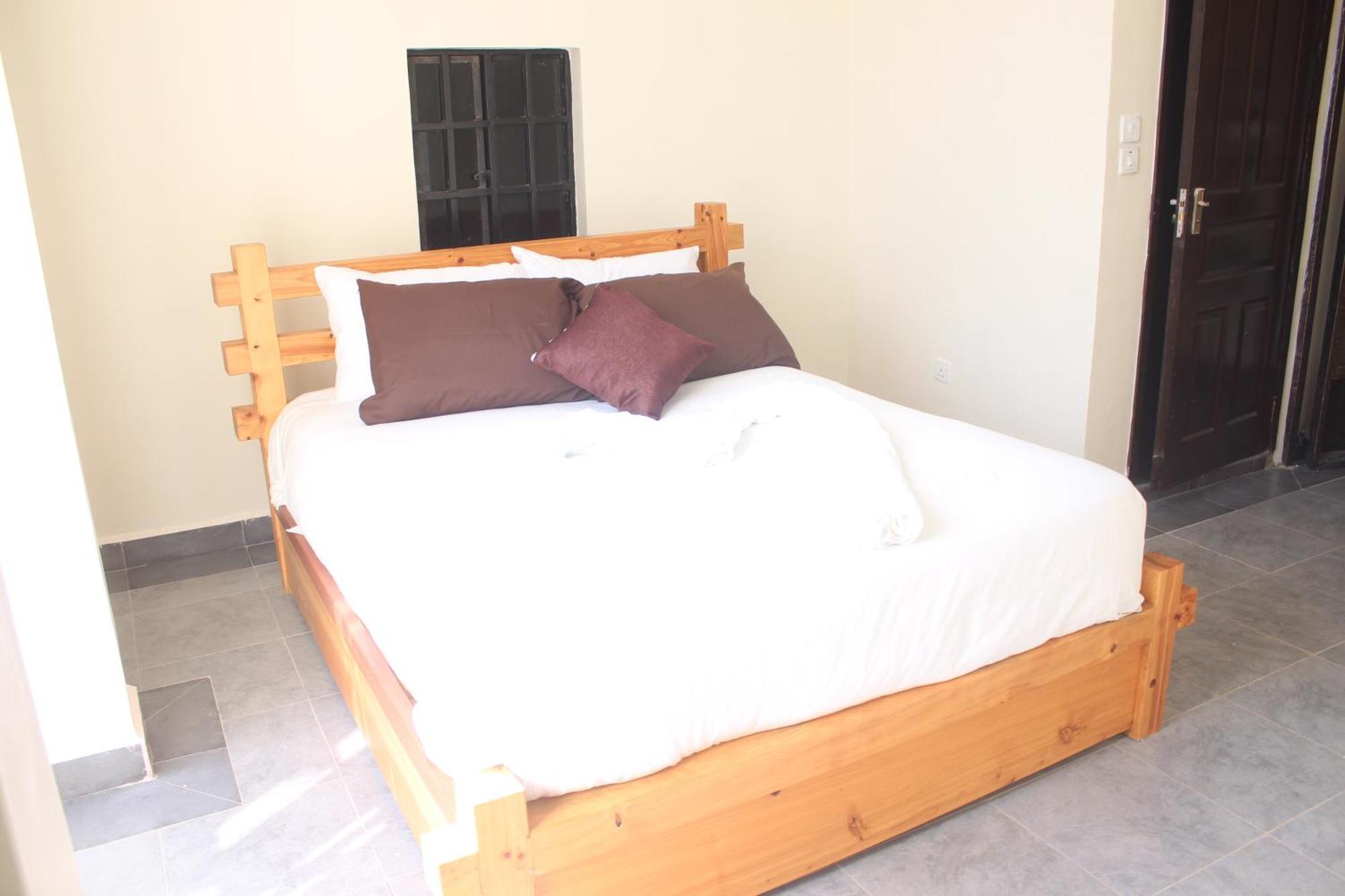 Eshborns House - Near Jomo Kenyatta International Airport And Sgr With Shuttle Services Syokimau Eksteriør billede